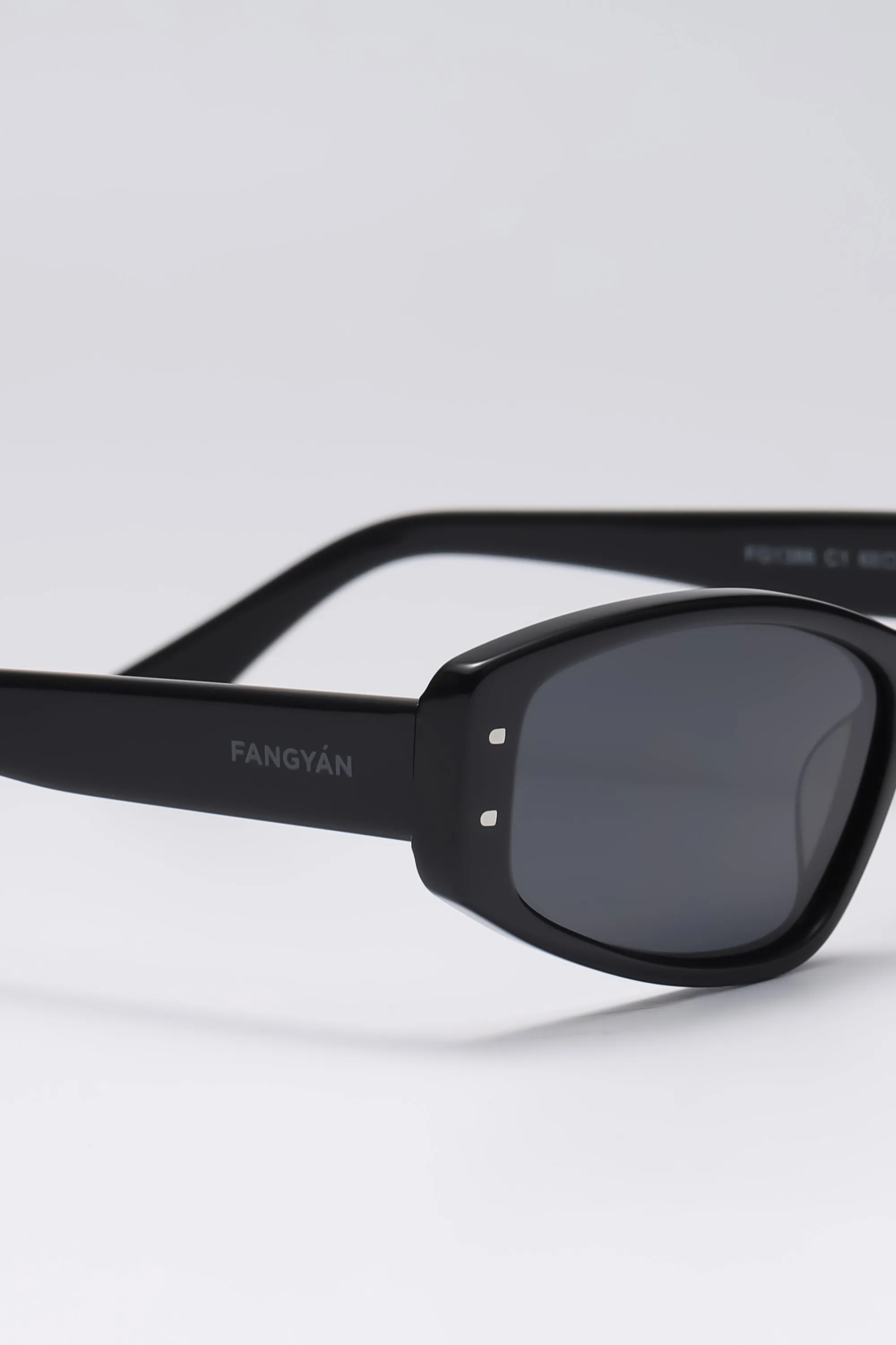 Fangyan | Wraparound Black Acetate Sunglasses