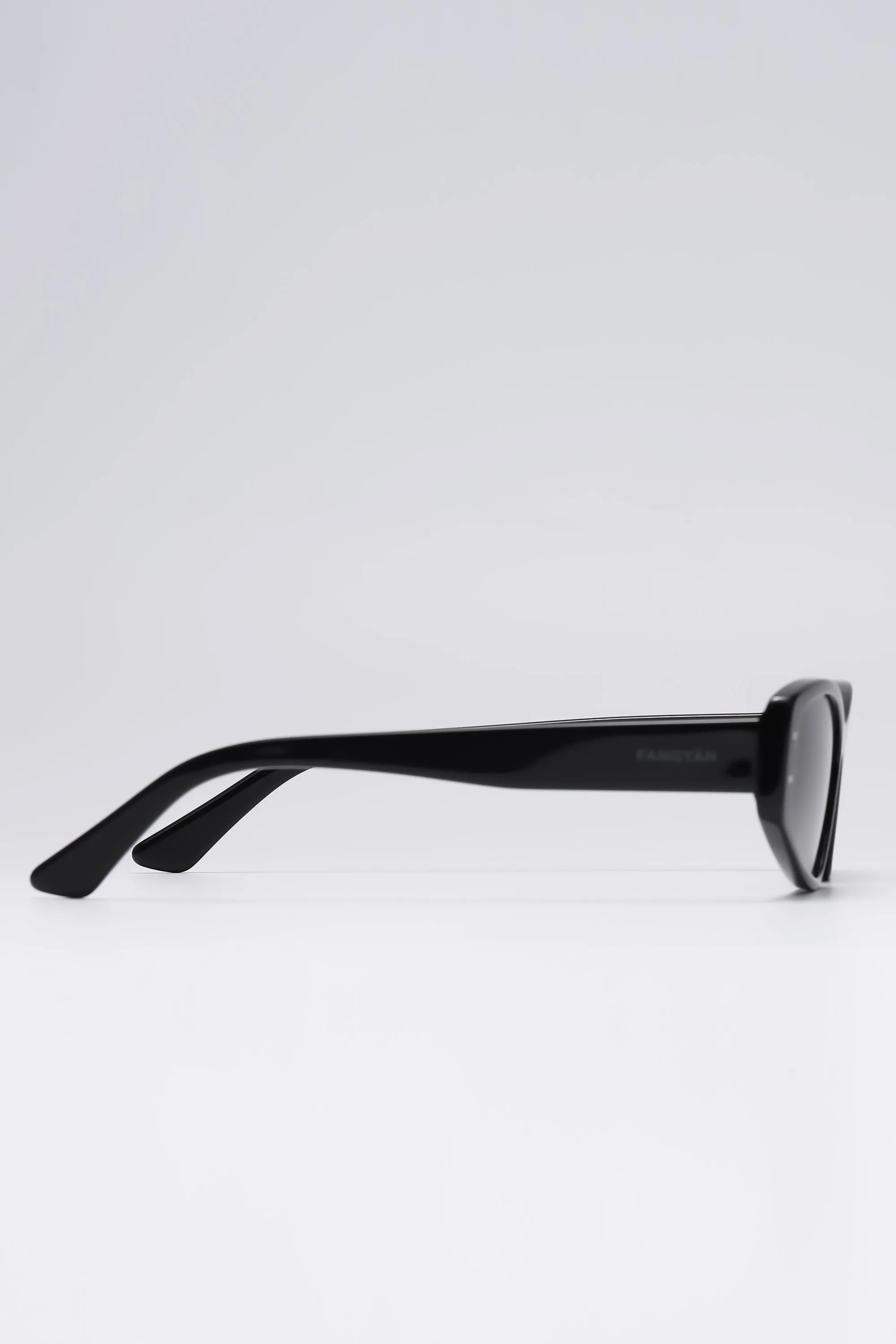 Fangyan | Wraparound Black Acetate Sunglasses