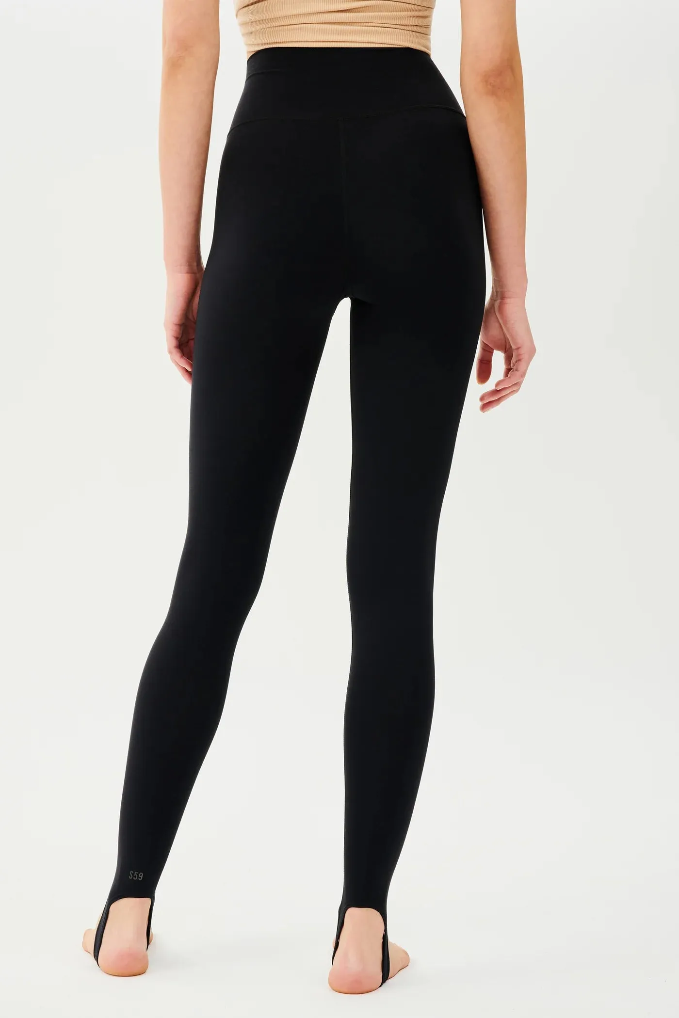 River High Waist Airweight Stirrup Legging